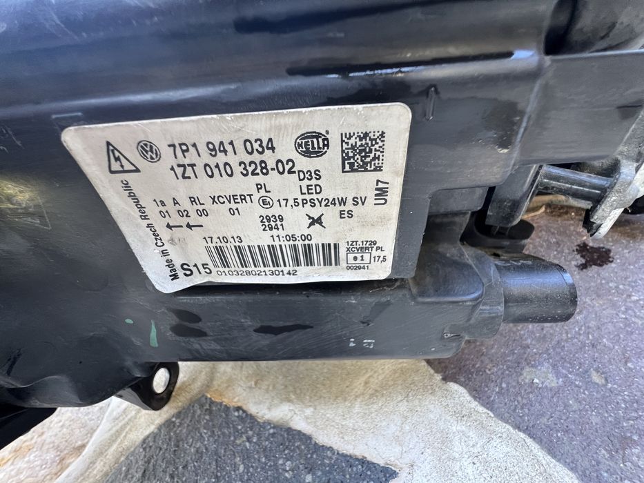 Far dreapta Touareg 7p  , bixenon adaptiv , complet