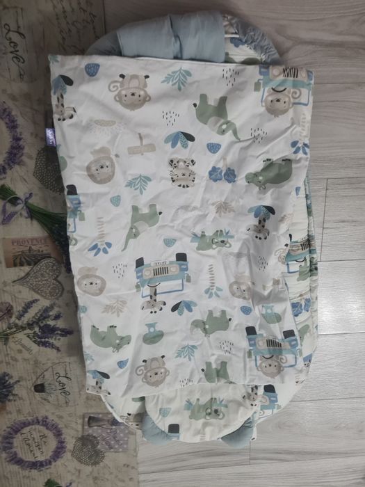 Baby nest cu accesorii