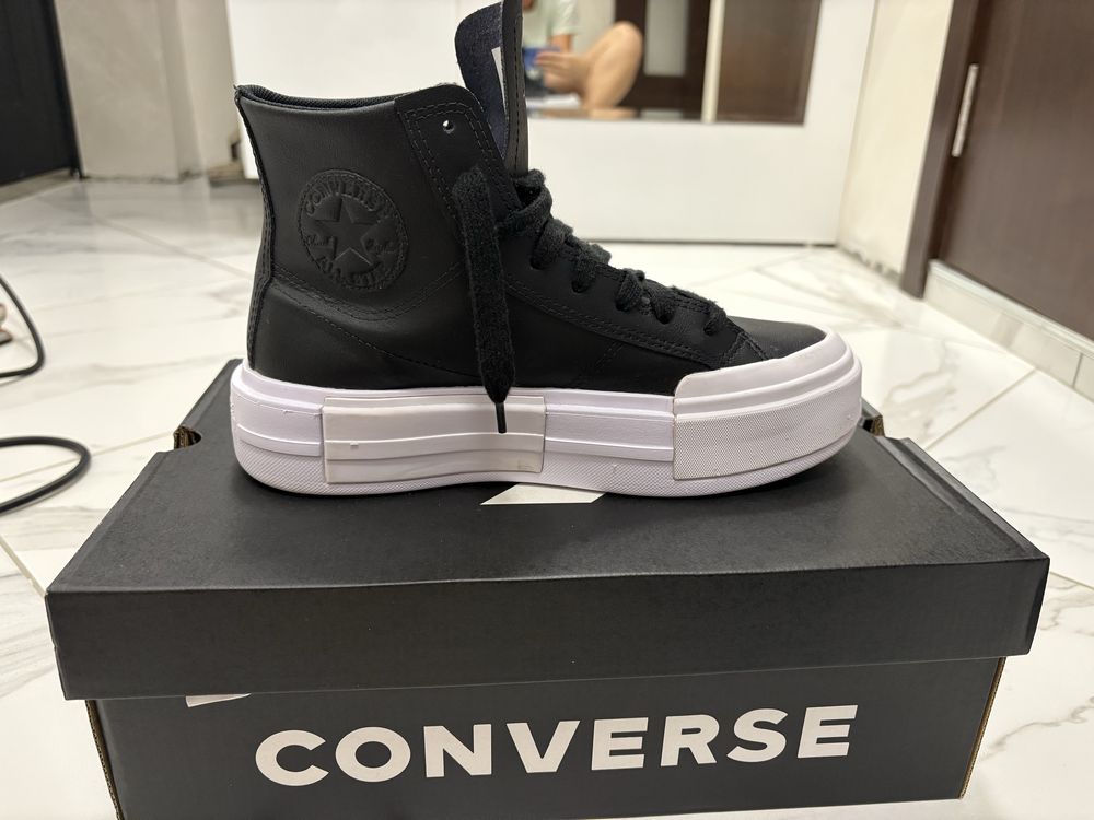 Converse кожени дамски кецове