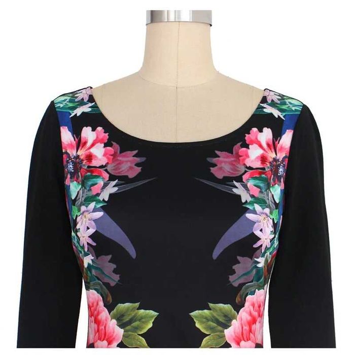 Елегантна дамска рокля на цветя