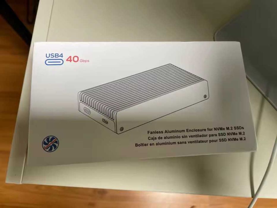 Външен 40Gbps корпус Thunderbolt USB-C - неразопакован