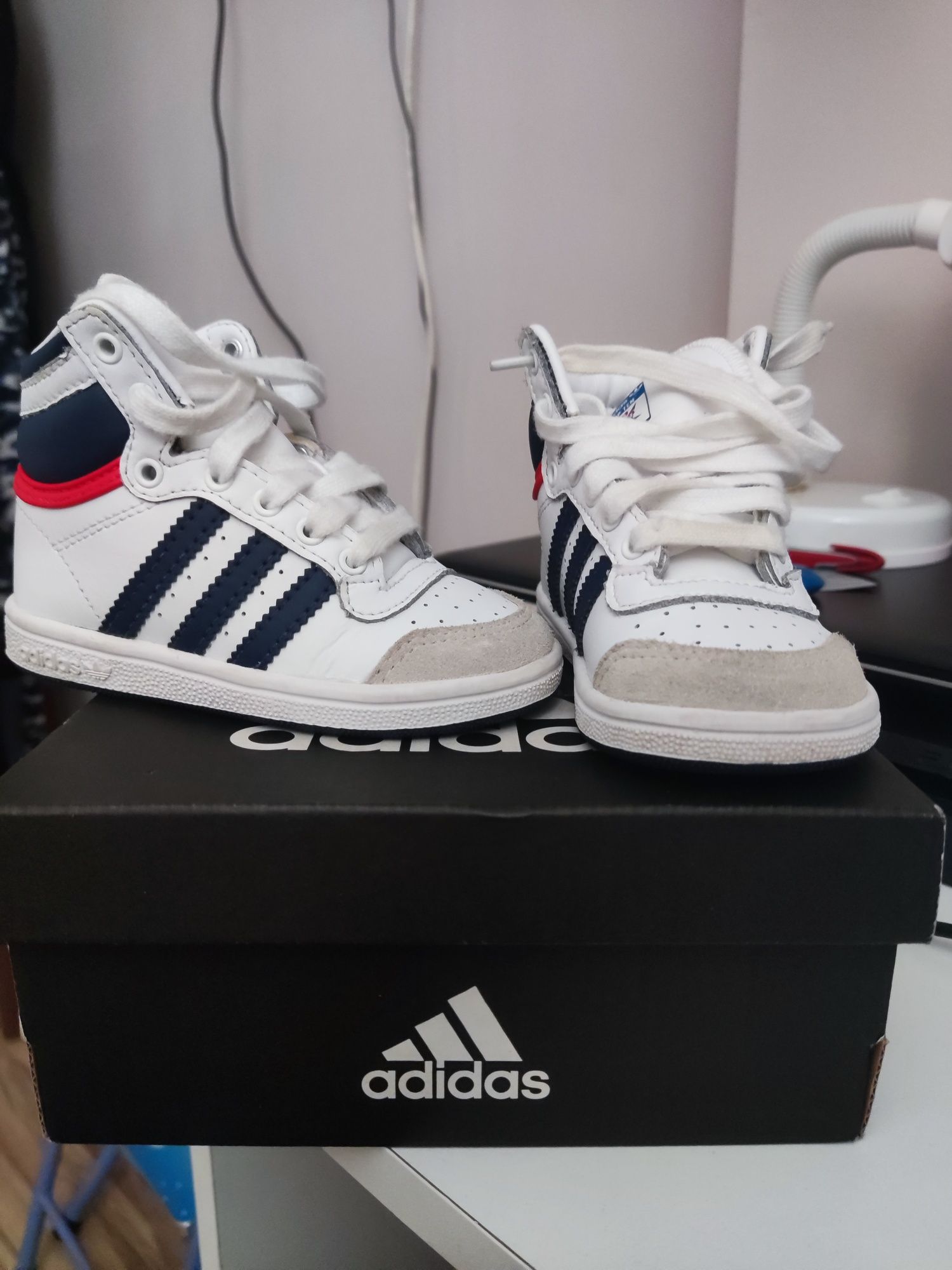 Vand adidasi Adidas copii mărimea 22