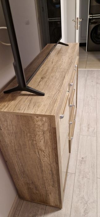 Comoda pentru televizor cu sertare