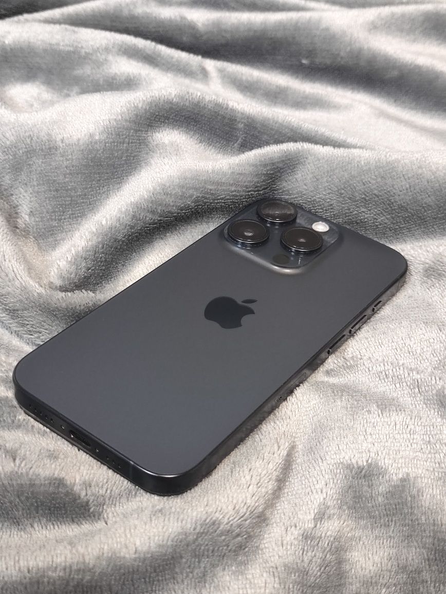 IPhone 15 pro на части