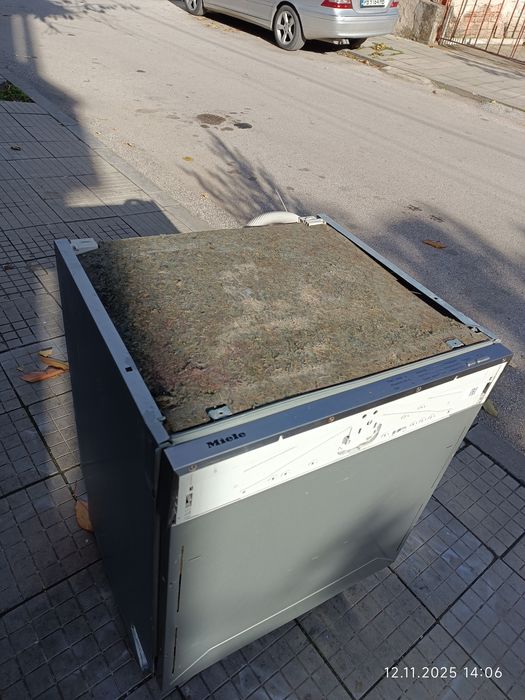 Съдомиялна miele за пълно вграждане