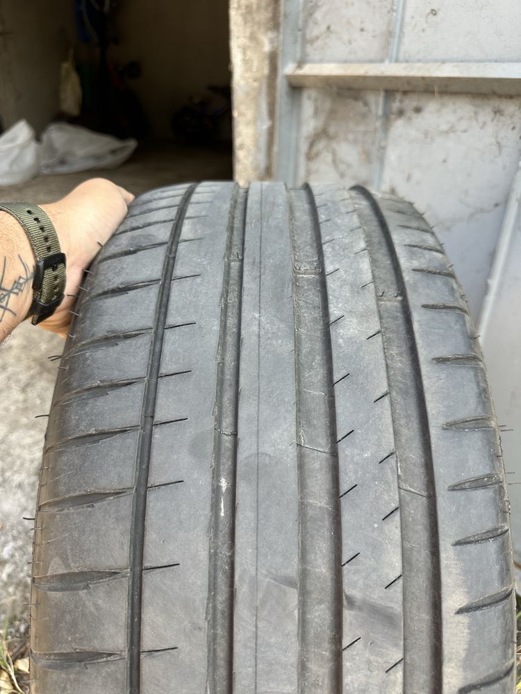 Продавам Michelin Pilot Sport 4 ZP * 255/40/18 BMW хомологация