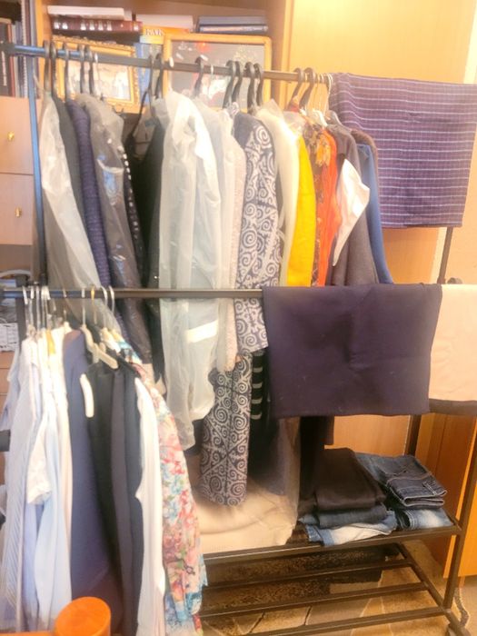 Распродажа костюмов, блузок, юбок и др.