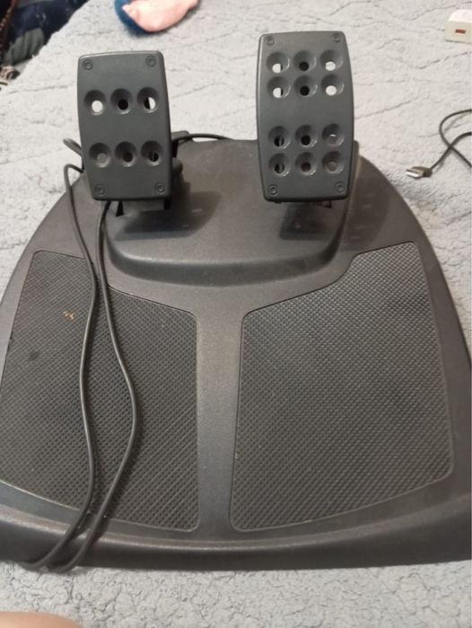 Игровой руль.