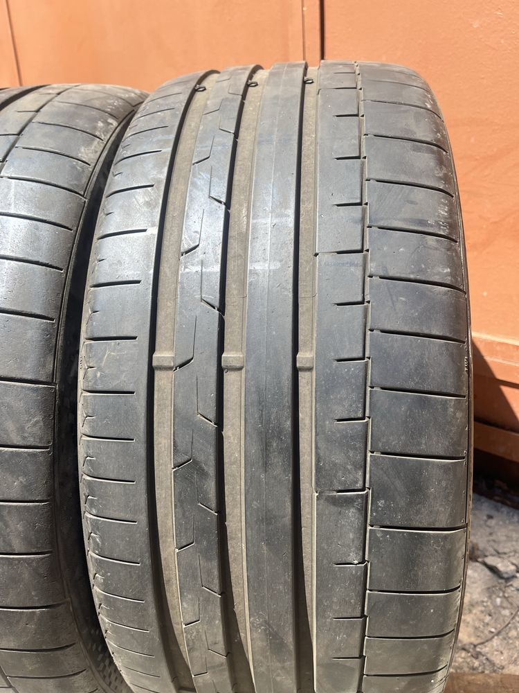 2 бр. летни гуми 255/35/21 Continental AO1 DOT 0722 4,5 mm