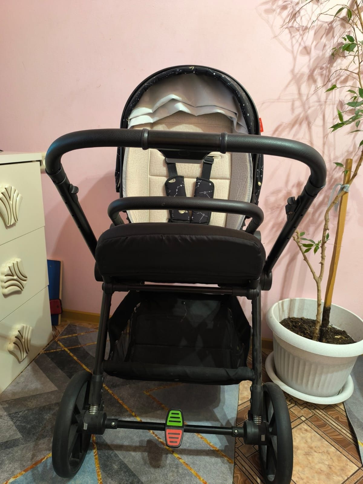 Продается прогулочная Коляска New Lux Z1.