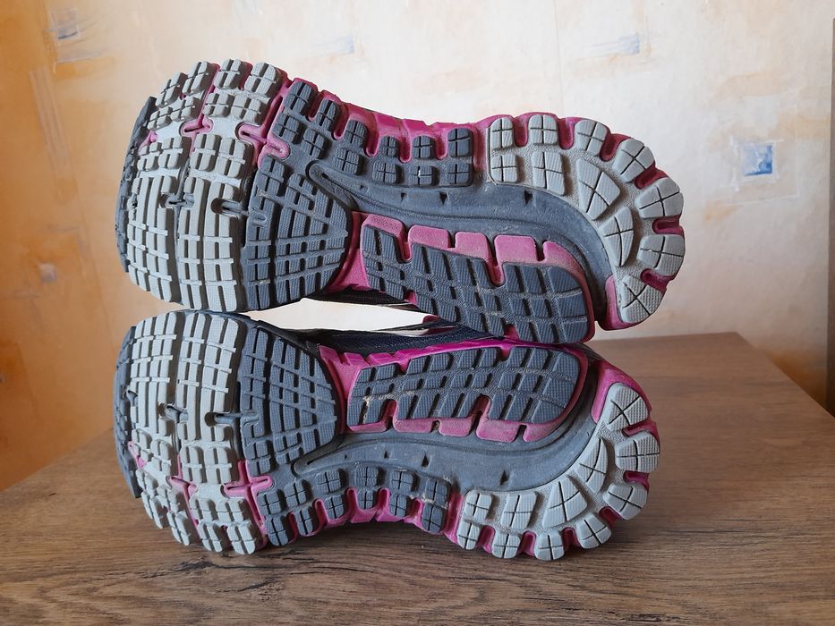 BROOKS gore tex маратонки 39 номер.