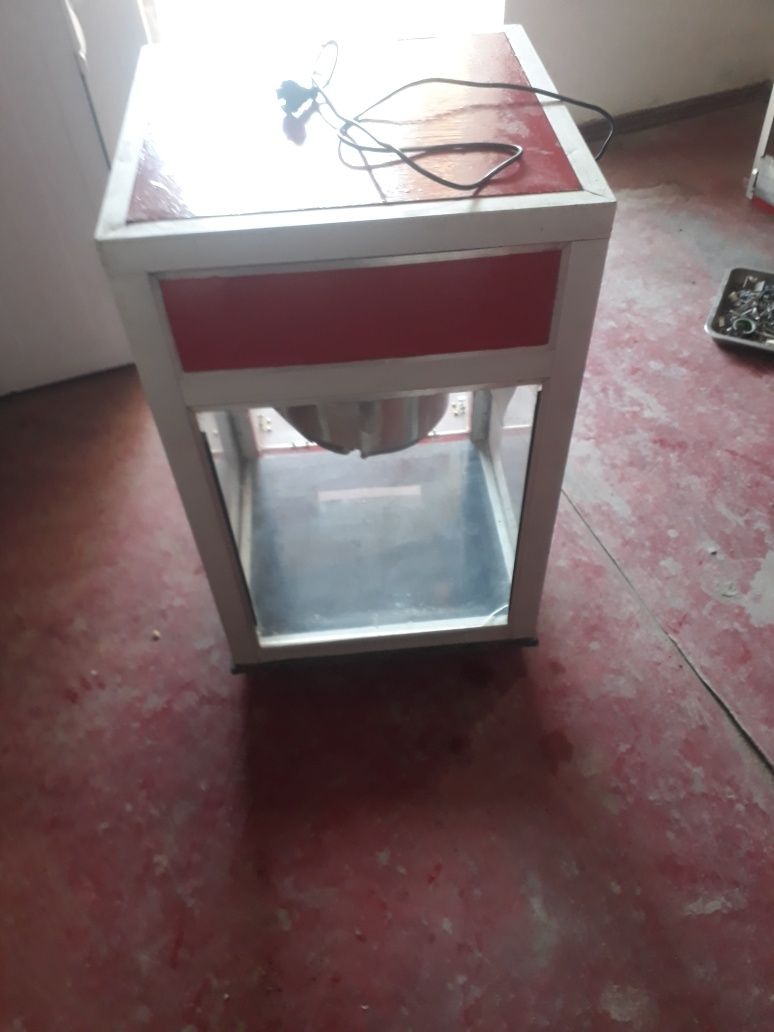 Продам попкорн аппараты 2 штуки срочна почти новый.