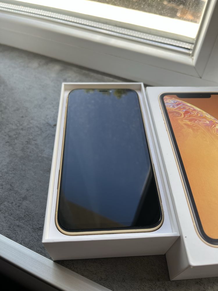 Iphone XR yellow
