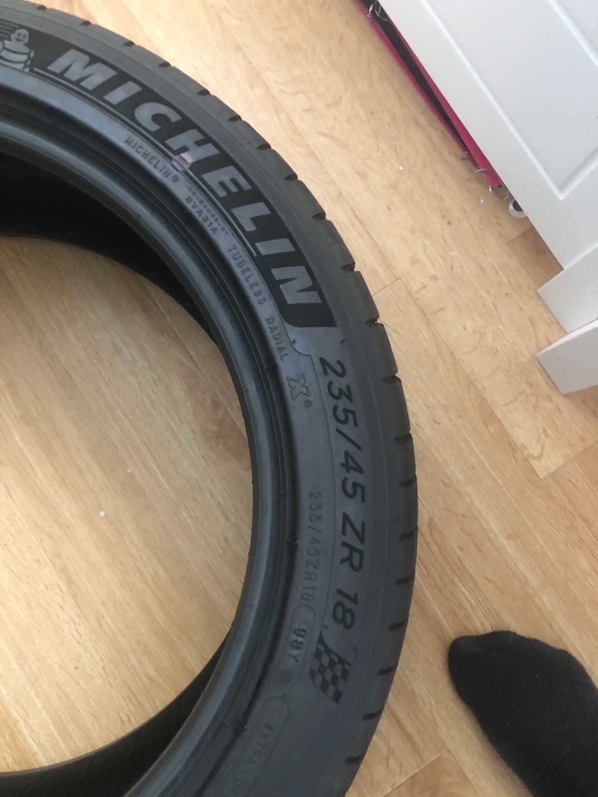 Гуми Michelin Pilot Sport 4 235/45/18