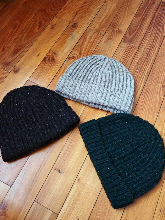 Caciuli unisex din lana 100%, eticheta pe interior