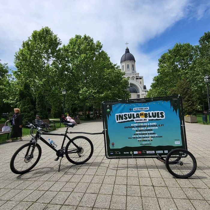 Cadre de bicicleta publicitate stradala