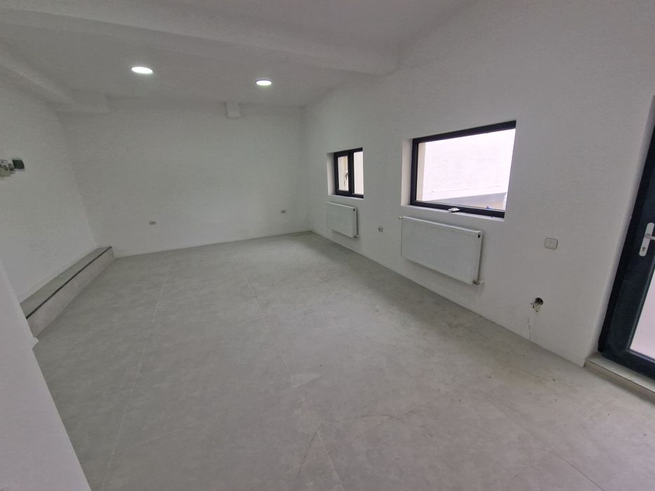 Inchiriez spatiu comercial 34mp Blv Decebal