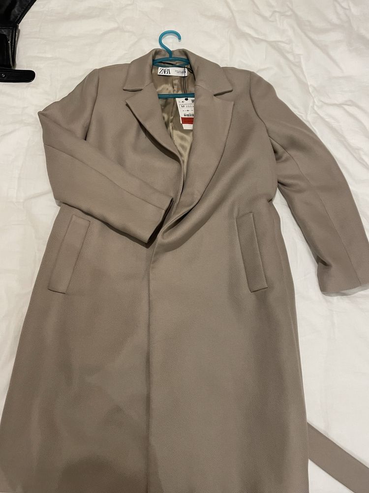 Ново палто с колан Zara
