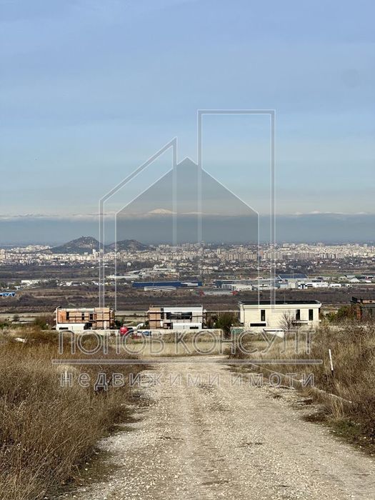 Парцел в Пловдив, област-с.Марково площ 653 цена 67912