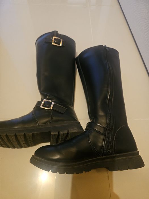 Vând cizme pentru fete