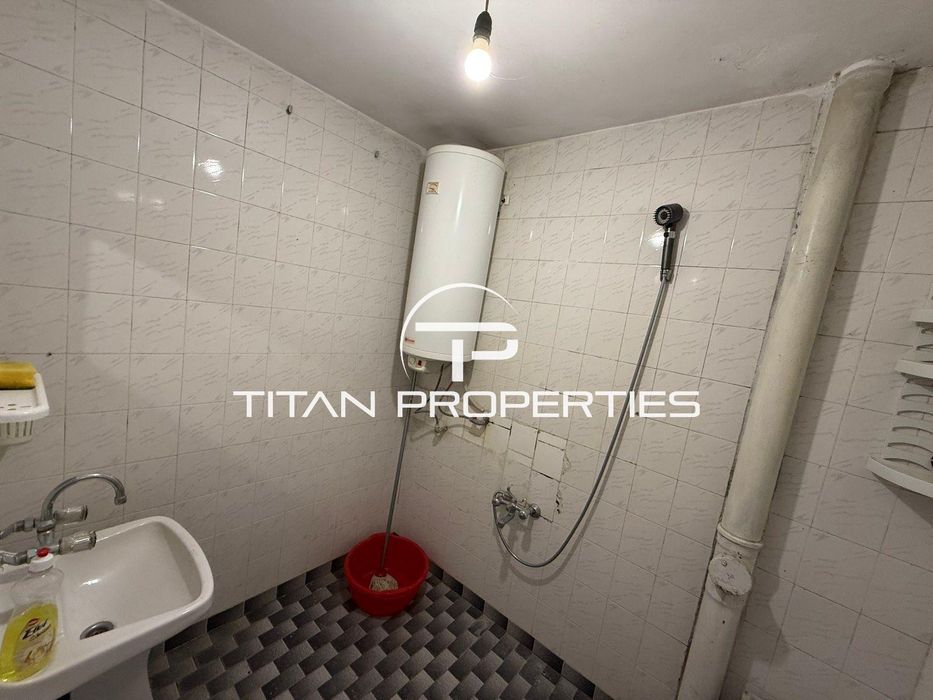 Ключ в офиса! Тристаен, под наем, ж.к Възраждане