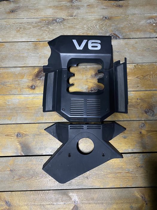 Крышка V6 2.8 2.6 мотор на Audi 100 A6 C4 кузов.