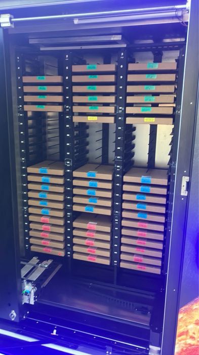 Вендинг машина за пици