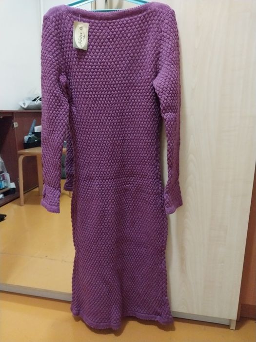 Платье трикотажное вязаное продам