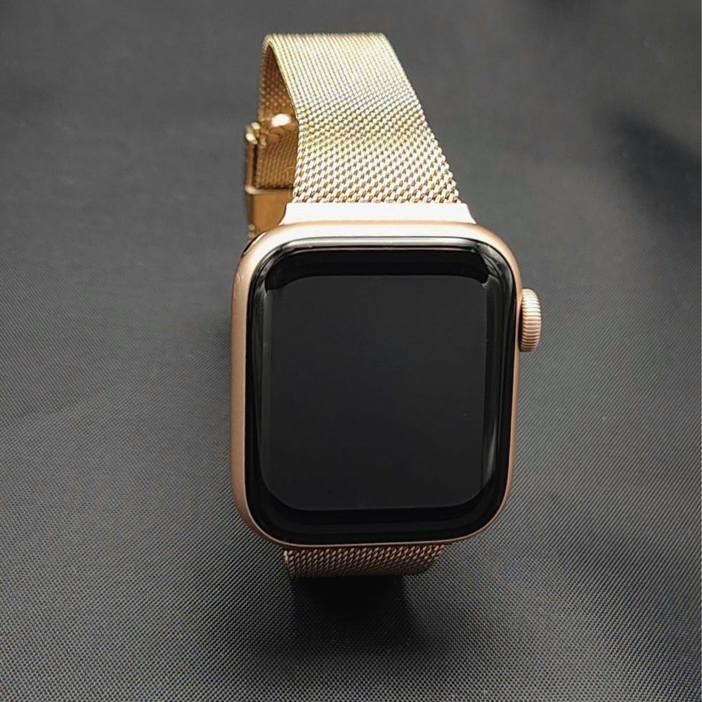 Apple smartwatch SE gold in stare impecabila