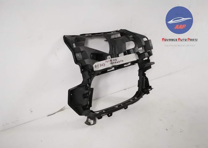 Порше Панамера / Porsche Panamera Оригинална дясна опорна решетка на п