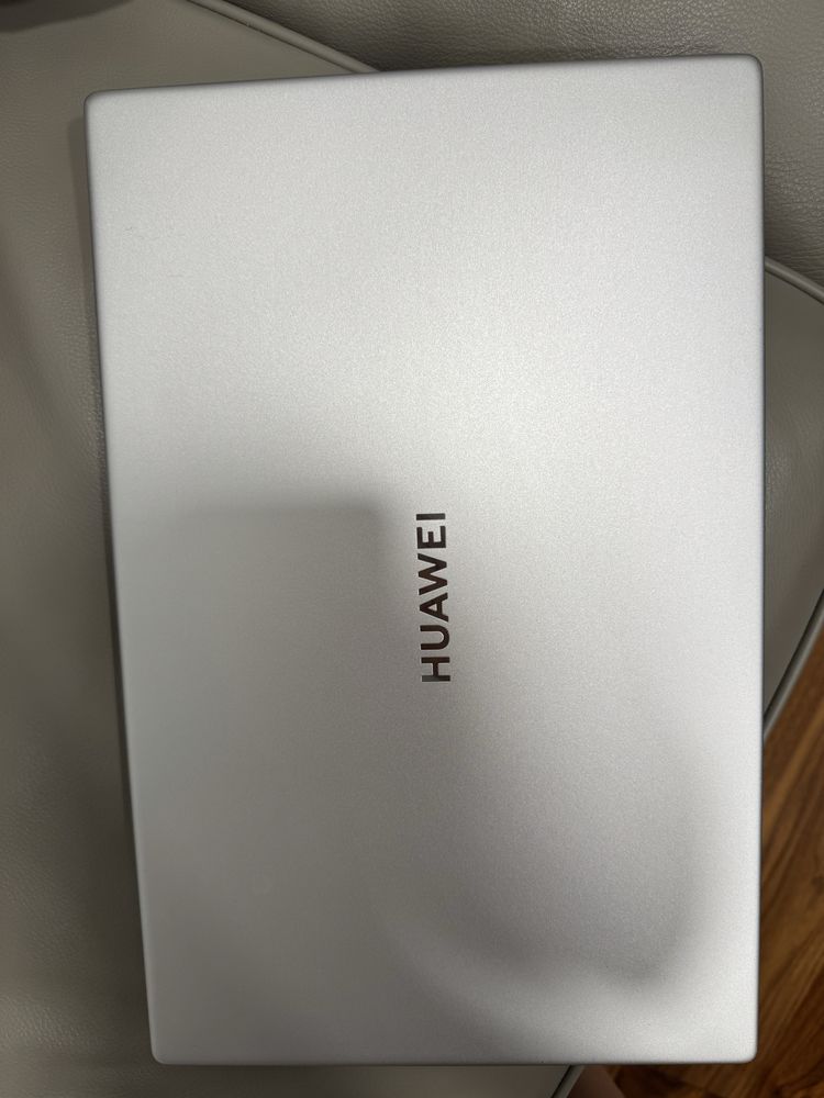 Huawei matebook d15 ryzen 5 по договаряне