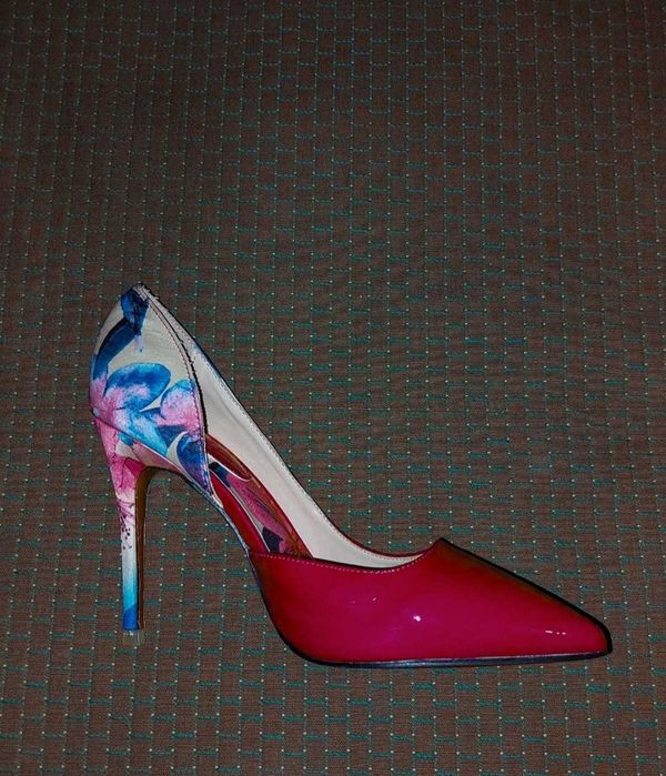 Pantofi cu toc stiletto