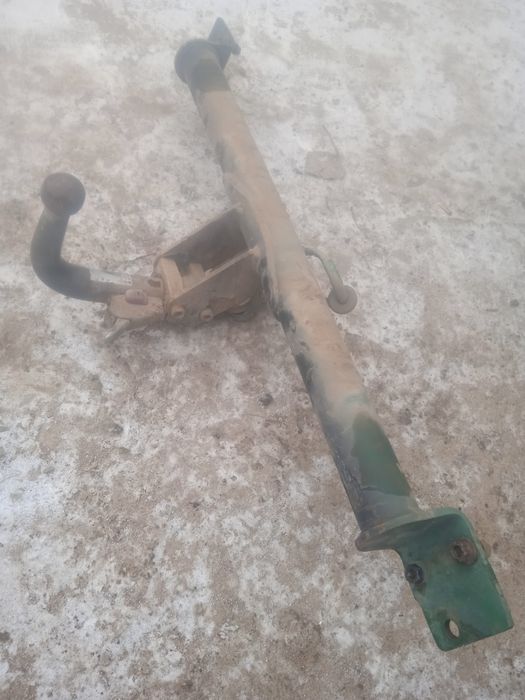 Продам фаркоп на Мазда Кронос