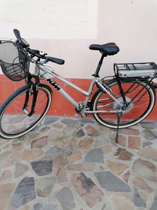 Vând bicicleta electrica dame KTM