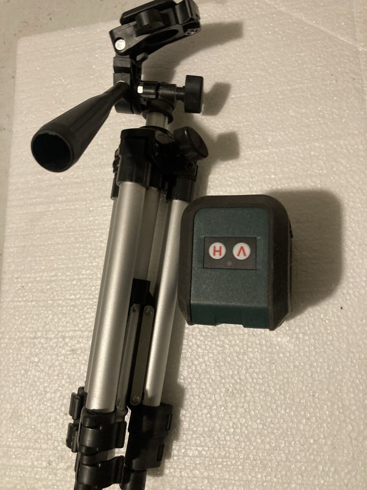 Nivela laser Parkside cu trepied