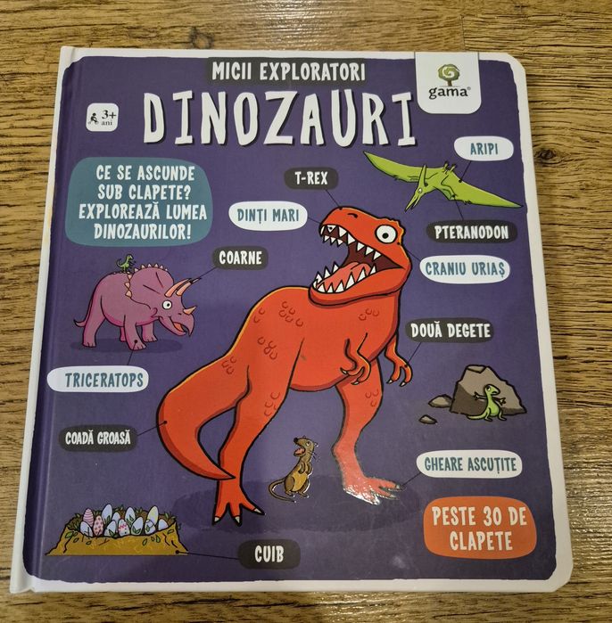 Carte dinozauri cu clapete