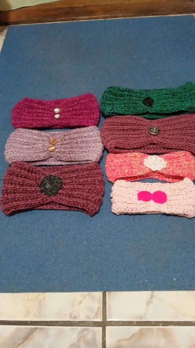 Vand ciorapi si bentite tricotate