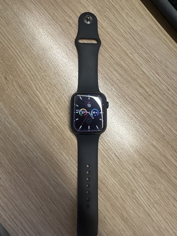 Apple watch series 8