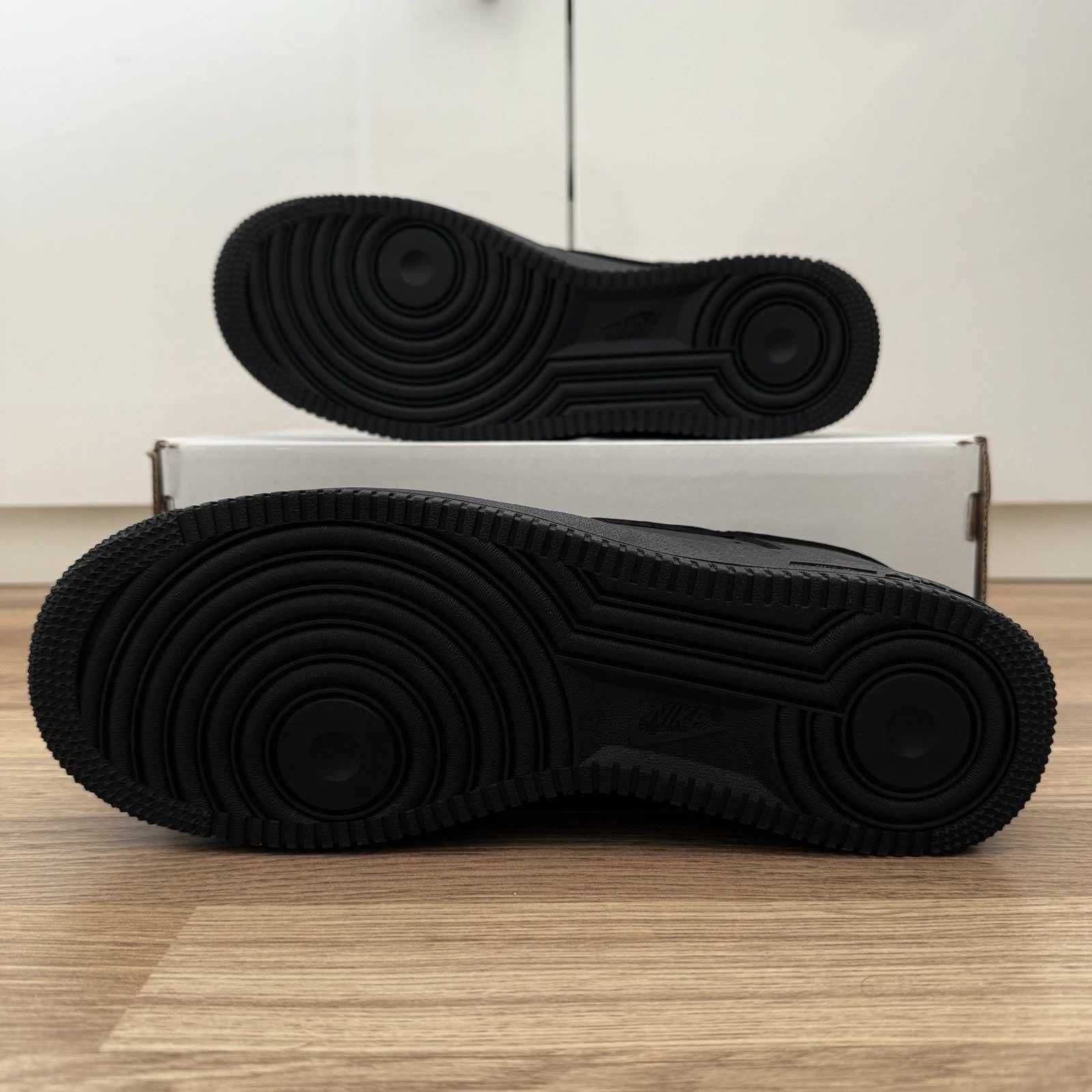 Adidasi Nike Air Force 1 TRiple Black 07