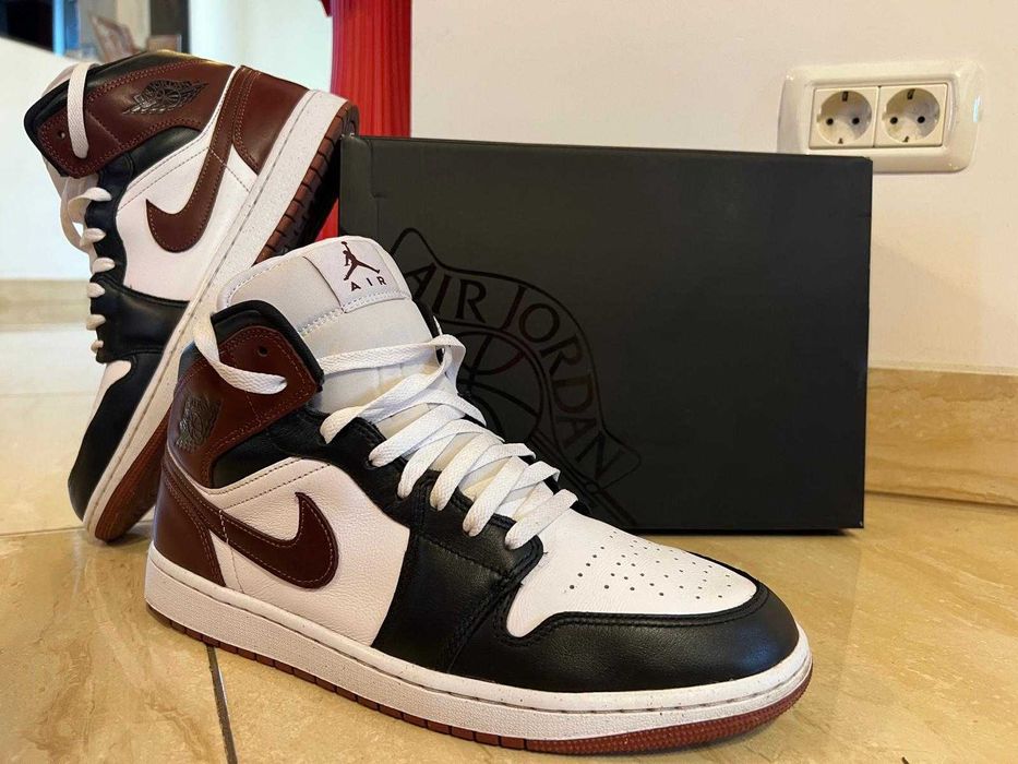Jordan 1 Mid SE Dark Pony