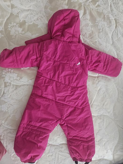 Космонавче за 18 месеца момиче и ръкавички