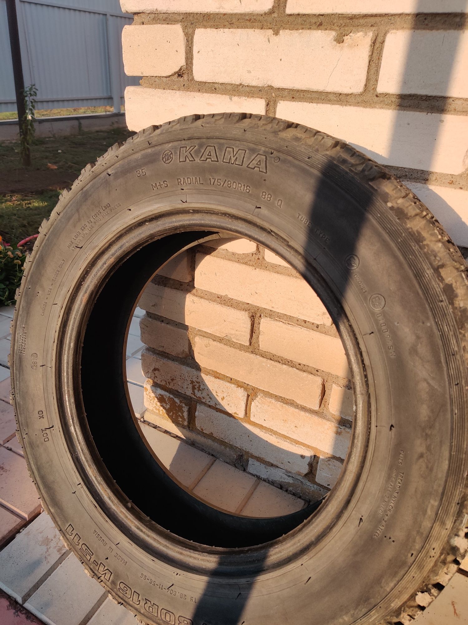 Продается комплект зимних шин R 16