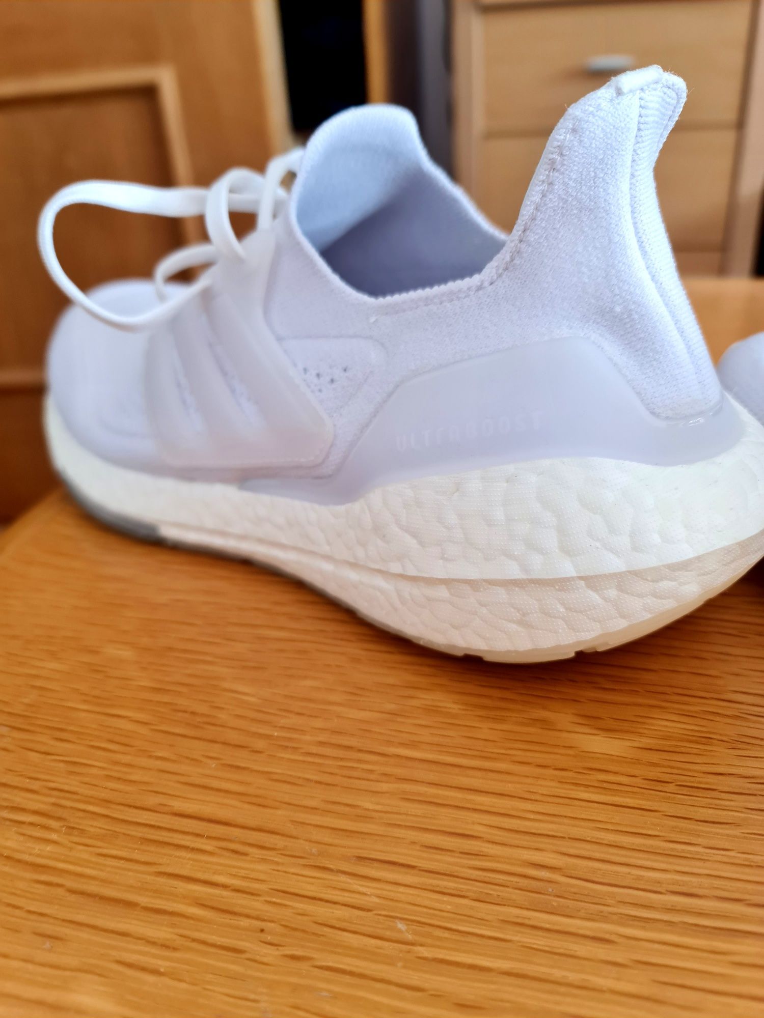 Adidas albi ULTRABOOST,NOI,nr.42 2/3