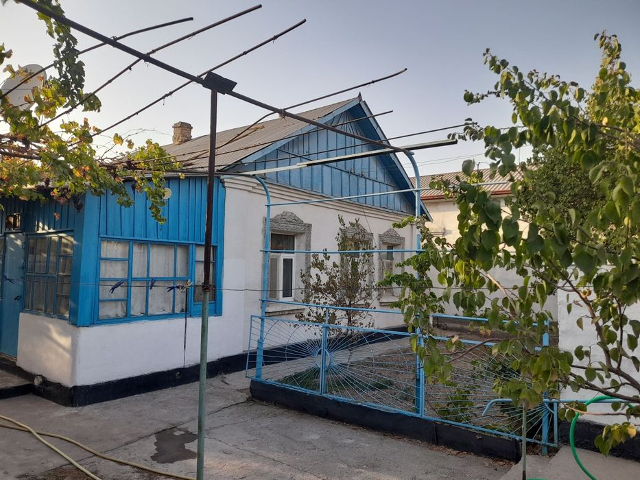 Продаётся уютный дом в центре города Алмалык