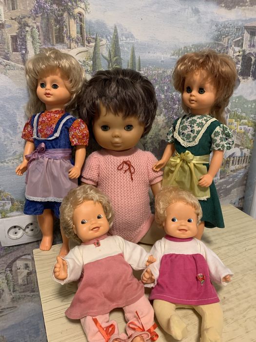 Куклы ГДР в родной одежде.