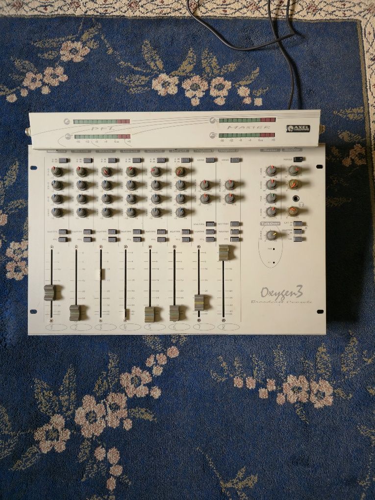 Oxygen 3 Broadcast mixing console
