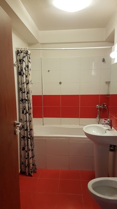 Ultracentral apartament 2 camere de închiriat