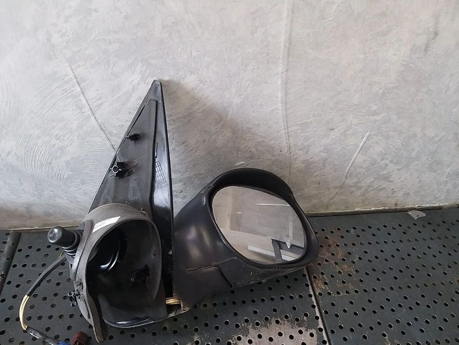 Oglinda manuala dreapta peugeot 206 96432615xt