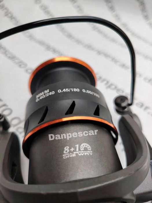 Mulineta Crap si Feeder Wind Blade GY7000 9Rulmenti