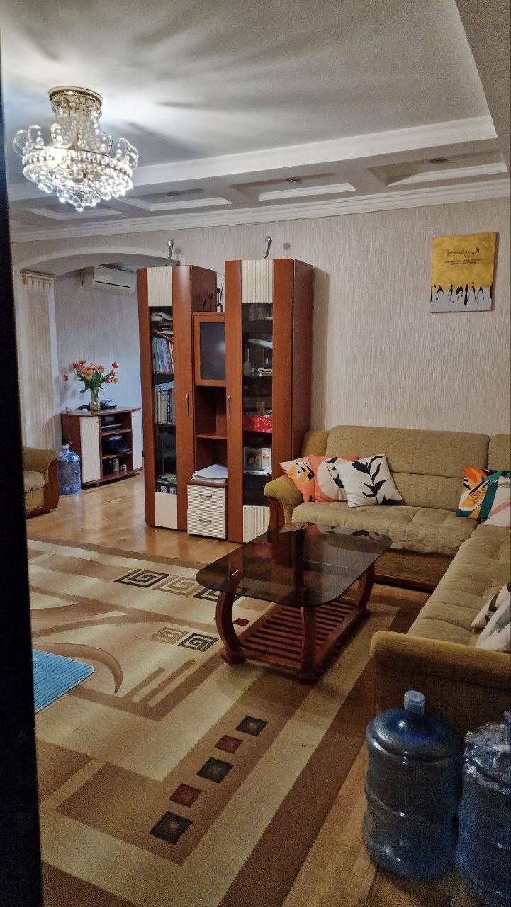 Сдаётся 2-комн. квартира посуточно, Дархан (М.Улугбекский район)